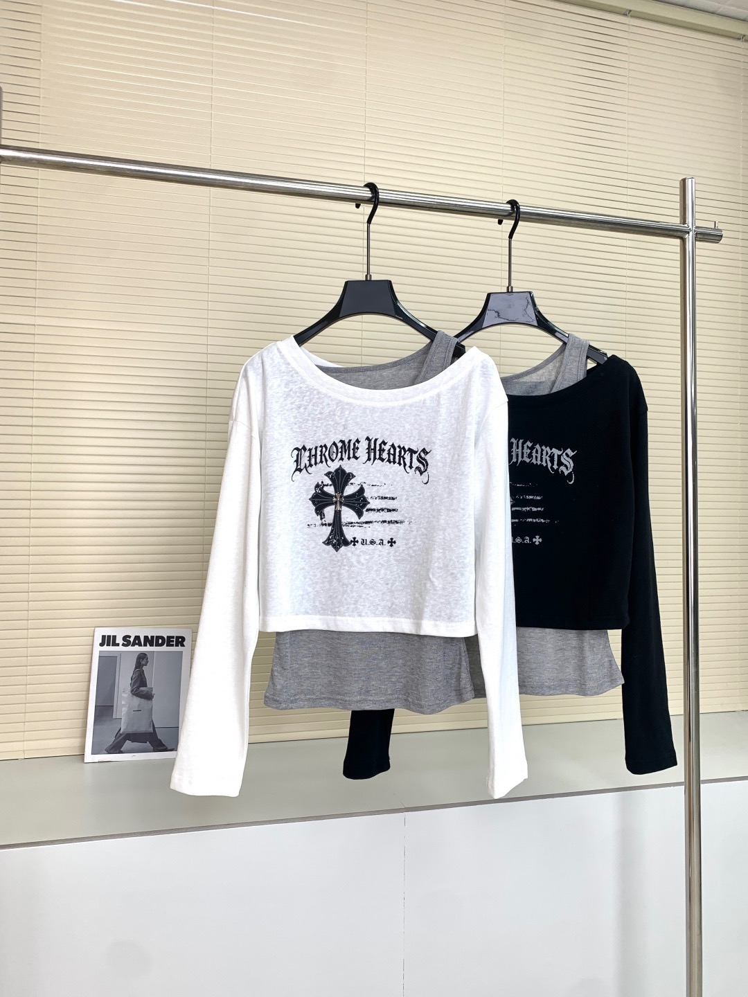 🛒𝐍𝐄𝐖 · 𝟐𝟎𝟐6/爆款现货 原创｜26秋冬两件套露肩十字架印花长袖上衣 高版出品！定制轻薄透气雪花针织面料，软糯亲