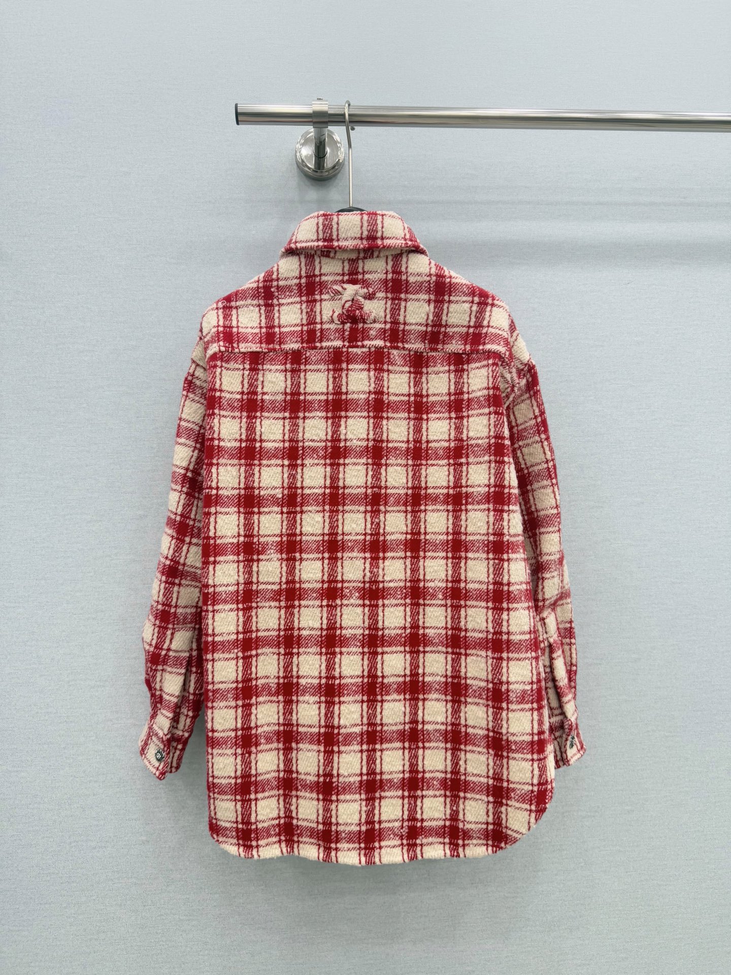 🛒𝐍𝐄𝐖 · 𝟐𝟎𝟐6/爆款现货 复古红格纹衬衫外套｜早秋氛围感天花板 谁懂这件红白格纹！温柔又显白，粗花呢面料厚实软糯