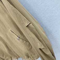 🛒𝐍𝐄𝐖 · 𝟐𝟎𝟐6/爆款现货 早秋卡其短款冲锋外套|慵懒松弛感封神 今年刚需的短款抽绳夹克!卡其色温柔又百搭,不挑黄 🛒𝐍𝐄𝐖 · 𝟐𝟎𝟐6/爆款现货 早秋卡其短款冲锋外套|慵懒松弛感封神 今年刚需的短款抽绳夹克!卡其色温柔又百搭,不挑黄