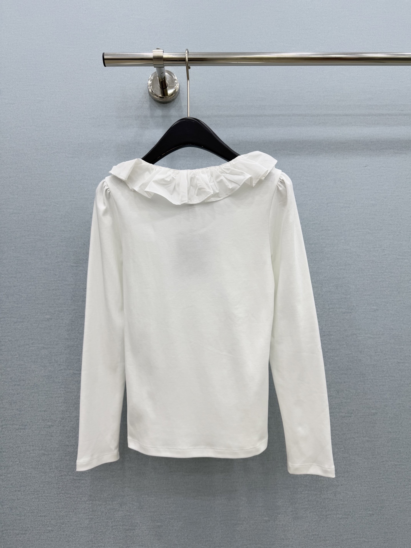 🛒𝐍𝐄𝐖 · 𝟐𝟎𝟐6/爆款现货 【原单品质】L*｜2026新款荷叶边长袖T恤 高订面料，百搭版型  ，上身的触感谁穿谁