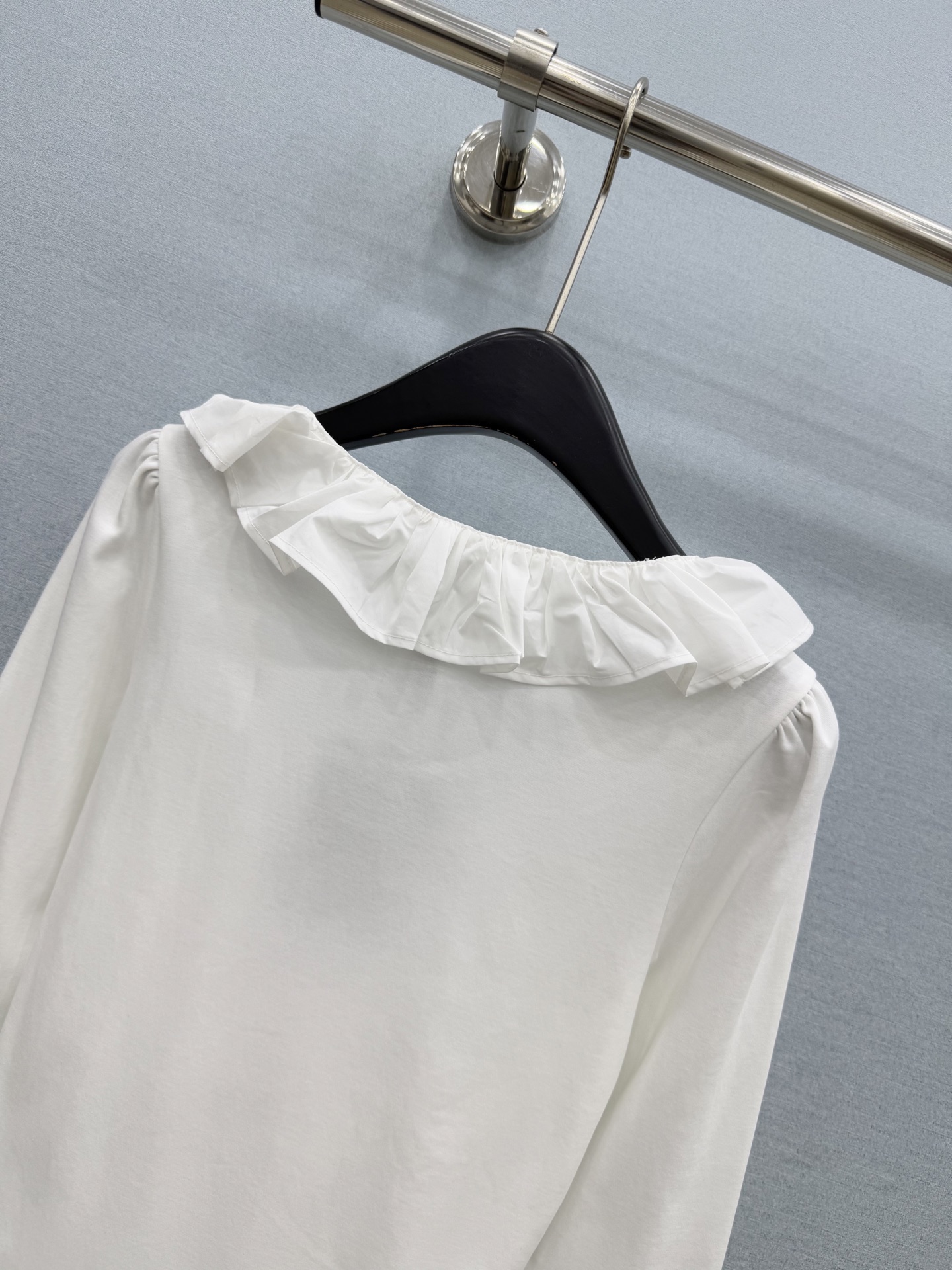 🛒𝐍𝐄𝐖 · 𝟐𝟎𝟐6/爆款现货 【原单品质】L*｜2026新款荷叶边长袖T恤 高订面料，百搭版型  ，上身的触感谁穿谁