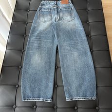 🛒𝐍𝐄𝐖 · 𝟐𝟎𝟐6/爆款现货 【秋冬上新】设计师|26新款撞色烫钻镰刀式牛仔裤 爆单款 气质女神必入 定制专属图 🛒𝐍𝐄𝐖 · 𝟐𝟎𝟐6/爆款现货 【秋冬上新】设计师|26新款撞色烫钻镰刀式牛仔裤 爆单款 气质女神必入 定制专属图
