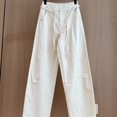 🛒𝐍𝐄𝐖 · 𝟐𝟎𝟐6/爆款现货 【秋冬新款】设计师|经典细腰带牛仔裤 采用高端定制面料,牛仔穿起来非常舒适,常规设 🛒𝐍𝐄𝐖 · 𝟐𝟎𝟐6/爆款现货 【秋冬新款】设计师|经典细腰带牛仔裤 采用高端定制面料,牛仔穿起来非常舒适,常规设