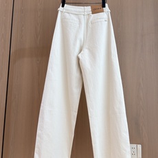 🛒𝐍𝐄𝐖 · 𝟐𝟎𝟐6/爆款现货 【秋冬新款】设计师|经典细腰带牛仔裤 采用高端定制面料,牛仔穿起来非常舒适,常规设 🛒𝐍𝐄𝐖 · 𝟐𝟎𝟐6/爆款现货 【秋冬新款】设计师|经典细腰带牛仔裤 采用高端定制面料,牛仔穿起来非常舒适,常规设