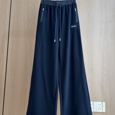 🛒𝐍𝐄𝐖 · 𝟐𝟎𝟐5/爆款现货 【秋冬上新】Mi*|抽绳松紧撞色腰头运动休闲裤 定制面料,精致贴标刺绣 日常穿搭 高 🛒𝐍𝐄𝐖 · 𝟐𝟎𝟐5/爆款现货 【秋冬上新】Mi*|抽绳松紧撞色腰头运动休闲裤 定制面料,精致贴标刺绣 日常穿搭 高