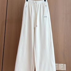 🛒𝐍𝐄𝐖 · 𝟐𝟎𝟐5/爆款现货 【秋冬上新】Mi*|抽绳松紧撞色腰头运动休闲裤 定制面料,精致贴标刺绣 日常穿搭 高 🛒𝐍𝐄𝐖 · 𝟐𝟎𝟐5/爆款现货 【秋冬上新】Mi*|抽绳松紧撞色腰头运动休闲裤 定制面料,精致贴标刺绣 日常穿搭 高