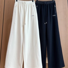 🛒𝐍𝐄𝐖 · 𝟐𝟎𝟐5/爆款现货 【秋冬上新】Mi*|抽绳松紧撞色腰头运动休闲裤 定制面料,精致贴标刺绣 日常穿搭 高 🛒𝐍𝐄𝐖 · 𝟐𝟎𝟐5/爆款现货 【秋冬上新】Mi*|抽绳松紧撞色腰头运动休闲裤 定制面料,精致贴标刺绣 日常穿搭 高