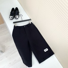 🛒𝐍𝐄𝐖 · 𝟐𝟎𝟐6/爆款现货 原创|26早秋贴标装饰七分休闲裤 高版出品!定制西裤面料,软而不硬透气舒适,经典质感, 🛒𝐍𝐄𝐖 · 𝟐𝟎𝟐6/爆款现货 原创|26早秋贴标装饰七分休闲裤 高版出品!定制西裤面料,软而不硬透气舒适,经典质感,