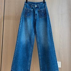 🛒𝐍𝐄𝐖 · 𝟐𝟎𝟐6/爆款现货 【秋冬上新】设计师|26新款双口袋蝴蝶结压花直筒牛仔裤 爆单款 气质女神必入 定制 🛒𝐍𝐄𝐖 · 𝟐𝟎𝟐6/爆款现货 【秋冬上新】设计师|26新款双口袋蝴蝶结压花直筒牛仔裤 爆单款 气质女神必入 定制
