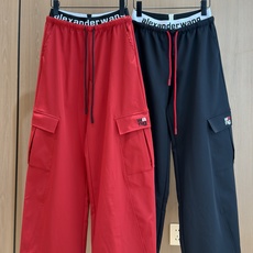 🛒𝐍𝐄𝐖 · 𝟐𝟎𝟐6/爆款现货 【原单品质】Ale*|抽绳工装式字母织带腰头双口袋休闲裤 颜色百搭高级 定制版型尽显高 🛒𝐍𝐄𝐖 · 𝟐𝟎𝟐6/爆款现货 【原单品质】Ale*|抽绳工装式字母织带腰头双口袋休闲裤 颜色百搭高级 定制版型尽显高