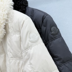 🛒𝐍𝐄𝐖 · 𝟐𝟎𝟐6/爆款现货 【秋冬上新】Mo*|26秋冬新品可拆卸毛领拼接羽绒服外套 配定制腰带 订制纽扣 90 🛒𝐍𝐄𝐖 · 𝟐𝟎𝟐6/爆款现货 【秋冬上新】Mo*|26秋冬新品可拆卸毛领拼接羽绒服外套 配定制腰带 订制纽扣 90