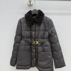 🛒𝐍𝐄𝐖 · 𝟐𝟎𝟐6/爆款现货 【秋冬上新】Mo*|26秋冬新品可拆卸毛领拼接羽绒服外套 配定制腰带 订制纽扣 90 🛒𝐍𝐄𝐖 · 𝟐𝟎𝟐6/爆款现货 【秋冬上新】Mo*|26秋冬新品可拆卸毛领拼接羽绒服外套 配定制腰带 订制纽扣 90