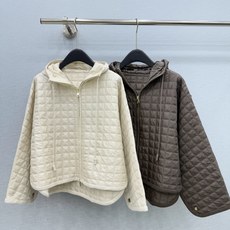 🛒𝐍𝐄𝐖 · 𝟐𝟎𝟐6/爆款现货 【秋冬上新】Mo*|26秋冬新品斗篷式棉服外套 订制纽扣 大工厂订制压线设计! 云 🛒𝐍𝐄𝐖 · 𝟐𝟎𝟐6/爆款现货 【秋冬上新】Mo*|26秋冬新品斗篷式棉服外套 订制纽扣 大工厂订制压线设计! 云