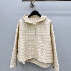 🛒𝐍𝐄𝐖 · 𝟐𝟎𝟐6/爆款现货 【秋冬上新】Mo*|26秋冬新品斗篷式棉服外套 订制纽扣 大工厂订制压线设计! 云 🛒𝐍𝐄𝐖 · 𝟐𝟎𝟐6/爆款现货 【秋冬上新】Mo*|26秋冬新品斗篷式棉服外套 订制纽扣 大工厂订制压线设计! 云