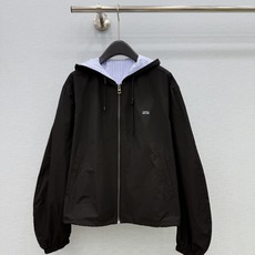 🛒𝐍𝐄𝐖 · 𝟐𝟎𝟐6/爆款现货 【原单品质】Lo *|早秋撞色双层带帽外套|慵懒松弛感封神 今年刚需的抽绳夹克!色系温 🛒𝐍𝐄𝐖 · 𝟐𝟎𝟐6/爆款现货 【原单品质】Lo *|早秋撞色双层带帽外套|慵懒松弛感封神 今年刚需的抽绳夹克!色系温