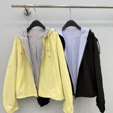 🛒𝐍𝐄𝐖 · 𝟐𝟎𝟐6/爆款现货 【原单品质】Lo *|早秋撞色双层带帽外套|慵懒松弛感封神 今年刚需的抽绳夹克!色系温 🛒𝐍𝐄𝐖 · 𝟐𝟎𝟐6/爆款现货 【原单品质】Lo *|早秋撞色双层带帽外套|慵懒松弛感封神 今年刚需的抽绳夹克!色系温