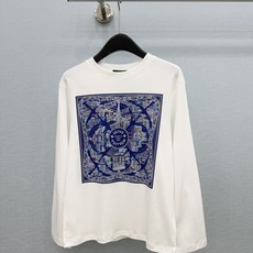 🛒𝐍𝐄𝐖 · 𝟐𝟎𝟐6/爆款现货 【原单品质】 Lo*|2026新款图文印花长袖T恤 高订面料,减龄百搭版型 ,上身的 🛒𝐍𝐄𝐖 · 𝟐𝟎𝟐6/爆款现货 【原单品质】 Lo*|2026新款图文印花长袖T恤 高订面料,减龄百搭版型 ,上身的