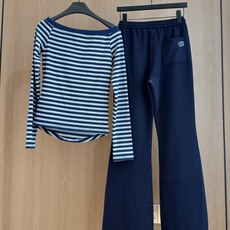 🛒𝐍𝐄𝐖 · 𝟐𝟎𝟐6/爆款现货 【秋冬上新】设计师|26新品休闲套装! 高端定制一字领条纹上衣 搭配抽绳长裤 极简主义 🛒𝐍𝐄𝐖 · 𝟐𝟎𝟐6/爆款现货 【秋冬上新】设计师|26新品休闲套装! 高端定制一字领条纹上衣 搭配抽绳长裤 极简主义