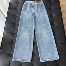 🛒𝐍𝐄𝐖 · 𝟐𝟎𝟐6/爆款现货 【秋冬新款】设计师|经典凯旋图压花直筒牛仔裤 采用高端定制面料,牛仔穿起来非常舒适 🛒𝐍𝐄𝐖 · 𝟐𝟎𝟐6/爆款现货 【秋冬新款】设计师|经典凯旋图压花直筒牛仔裤 采用高端定制面料,牛仔穿起来非常舒适