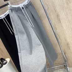 🛒𝐍𝐄𝐖 · 𝟐𝟎𝟐6/爆款现货 原创|26早秋抽绳双腰休闲裤 高版出品!定制卫裤面料,软而不硬透气舒适,经典质感,宽松 🛒𝐍𝐄𝐖 · 𝟐𝟎𝟐6/爆款现货 原创|26早秋抽绳双腰休闲裤 高版出品!定制卫裤面料,软而不硬透气舒适,经典质感,宽松