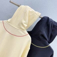 🛒𝐍𝐄𝐖 · 𝟐𝟎𝟐6/爆款现货 【原单品质】Lo *|🍂早秋封神|香蕉袖连帽拉链卫衣 这件真的把松弛感拿捏到位✨ 小众 🛒𝐍𝐄𝐖 · 𝟐𝟎𝟐6/爆款现货 【原单品质】Lo *|🍂早秋封神|香蕉袖连帽拉链卫衣 这件真的把松弛感拿捏到位✨ 小众