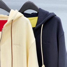 🛒𝐍𝐄𝐖 · 𝟐𝟎𝟐6/爆款现货 【原单品质】Lo *|🍂早秋封神|香蕉袖连帽拉链卫衣 这件真的把松弛感拿捏到位✨ 小众 🛒𝐍𝐄𝐖 · 𝟐𝟎𝟐6/爆款现货 【原单品质】Lo *|🍂早秋封神|香蕉袖连帽拉链卫衣 这件真的把松弛感拿捏到位✨ 小众