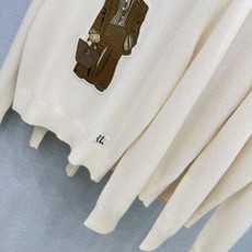 🛒𝐍𝐄𝐖 · 𝟐𝟎𝟐6/爆款现货 【原单品质】小众|2026早秋新款法式羊绒贴布绣针织衫 高订纱线,柔软亲肤,百搭版型 🛒𝐍𝐄𝐖 · 𝟐𝟎𝟐6/爆款现货 【原单品质】小众|2026早秋新款法式羊绒贴布绣针织衫 高订纱线,柔软亲肤,百搭版型