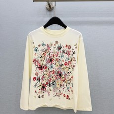 🛒𝐍𝐄𝐖 · 𝟐𝟎𝟐6/爆款现货 【原单品质】 Ch*|2026新款图文印花长袖T恤 高订面料,减龄百搭版型 ,上身的 🛒𝐍𝐄𝐖 · 𝟐𝟎𝟐6/爆款现货 【原单品质】 Ch*|2026新款图文印花长袖T恤 高订面料,减龄百搭版型 ,上身的