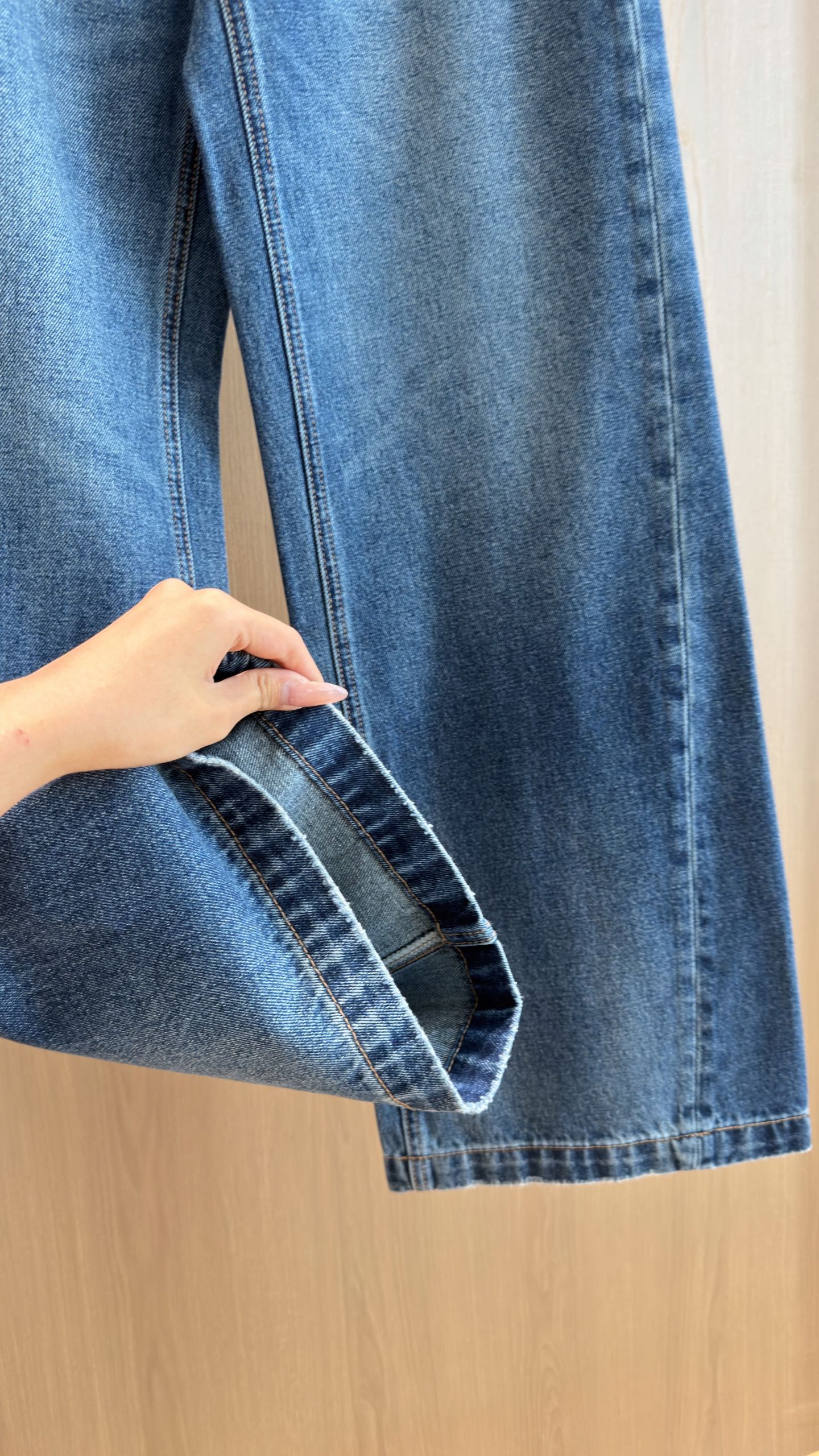 🛒𝐍𝐄𝐖 · 𝟐𝟎𝟐6/爆款现货 【秋冬上新】设计师｜26新款链条装饰直筒牛仔裤 爆单款  气质女神必入  定制专属图文