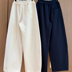 🛒𝐍𝐄𝐖 · 𝟐𝟎𝟐5/爆款现货 【秋冬上新】Mi*|抽绳松紧撞色字母腰头运动休闲裤 定制最新面料,精致贴标刺绣 日常 🛒𝐍𝐄𝐖 · 𝟐𝟎𝟐5/爆款现货 【秋冬上新】Mi*|抽绳松紧撞色字母腰头运动休闲裤 定制最新面料,精致贴标刺绣 日常