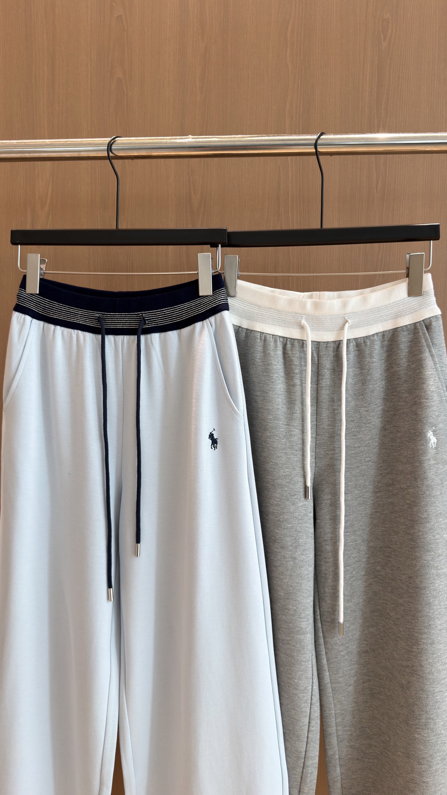 🛒𝐍𝐄𝐖 · 𝟐𝟎𝟐6/爆款现货 【秋冬上新】Po *｜26新品经典骏马刺绣休闲套装！ 高端定制双拉链立领拼接外套  搭