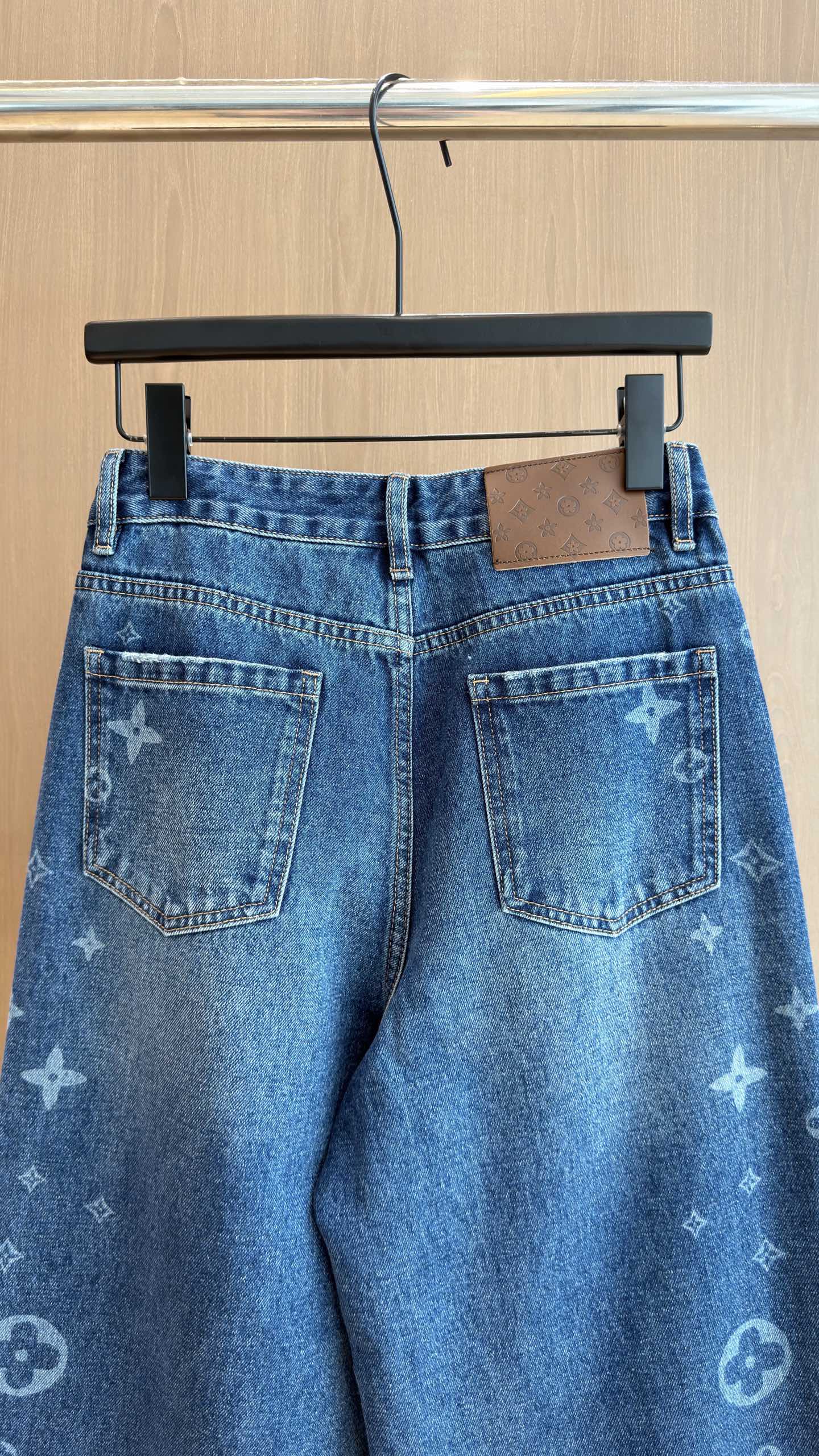 🛒𝐍𝐄𝐖 · 𝟐𝟎𝟐6/爆款现货 【秋冬上新】设计师｜26新款老花印花直筒牛仔裤 爆单款  气质女神必入  定制专属图案