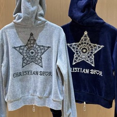 🛒𝐍𝐄𝐖 · 𝟐𝟎𝟐6/爆款现货 【秋冬上新】Di*|26新品经典带帽外套长裤套装! 特种机打造重工立体刺绣 高端定制 🛒𝐍𝐄𝐖 · 𝟐𝟎𝟐6/爆款现货 【秋冬上新】Di*|26新品经典带帽外套长裤套装! 特种机打造重工立体刺绣 高端定制