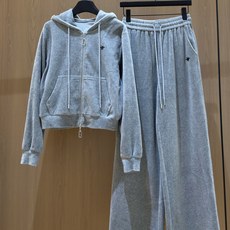 🛒𝐍𝐄𝐖 · 𝟐𝟎𝟐6/爆款现货 【秋冬上新】Di*|26新品经典带帽外套长裤套装! 特种机打造重工立体刺绣 高端定制 🛒𝐍𝐄𝐖 · 𝟐𝟎𝟐6/爆款现货 【秋冬上新】Di*|26新品经典带帽外套长裤套装! 特种机打造重工立体刺绣 高端定制