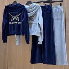🛒𝐍𝐄𝐖 · 𝟐𝟎𝟐6/爆款现货 【秋冬上新】Di*|26新品经典带帽外套长裤套装! 特种机打造重工立体刺绣 高端定制 🛒𝐍𝐄𝐖 · 𝟐𝟎𝟐6/爆款现货 【秋冬上新】Di*|26新品经典带帽外套长裤套装! 特种机打造重工立体刺绣 高端定制