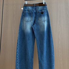 🛒𝐍𝐄𝐖 · 𝟐𝟎𝟐6/爆款现货 【秋冬上新】设计师|26新款撞色镰刀式牛仔裤 爆单款 气质女神必入 定制专属图案 🛒𝐍𝐄𝐖 · 𝟐𝟎𝟐6/爆款现货 【秋冬上新】设计师|26新款撞色镰刀式牛仔裤 爆单款 气质女神必入 定制专属图案