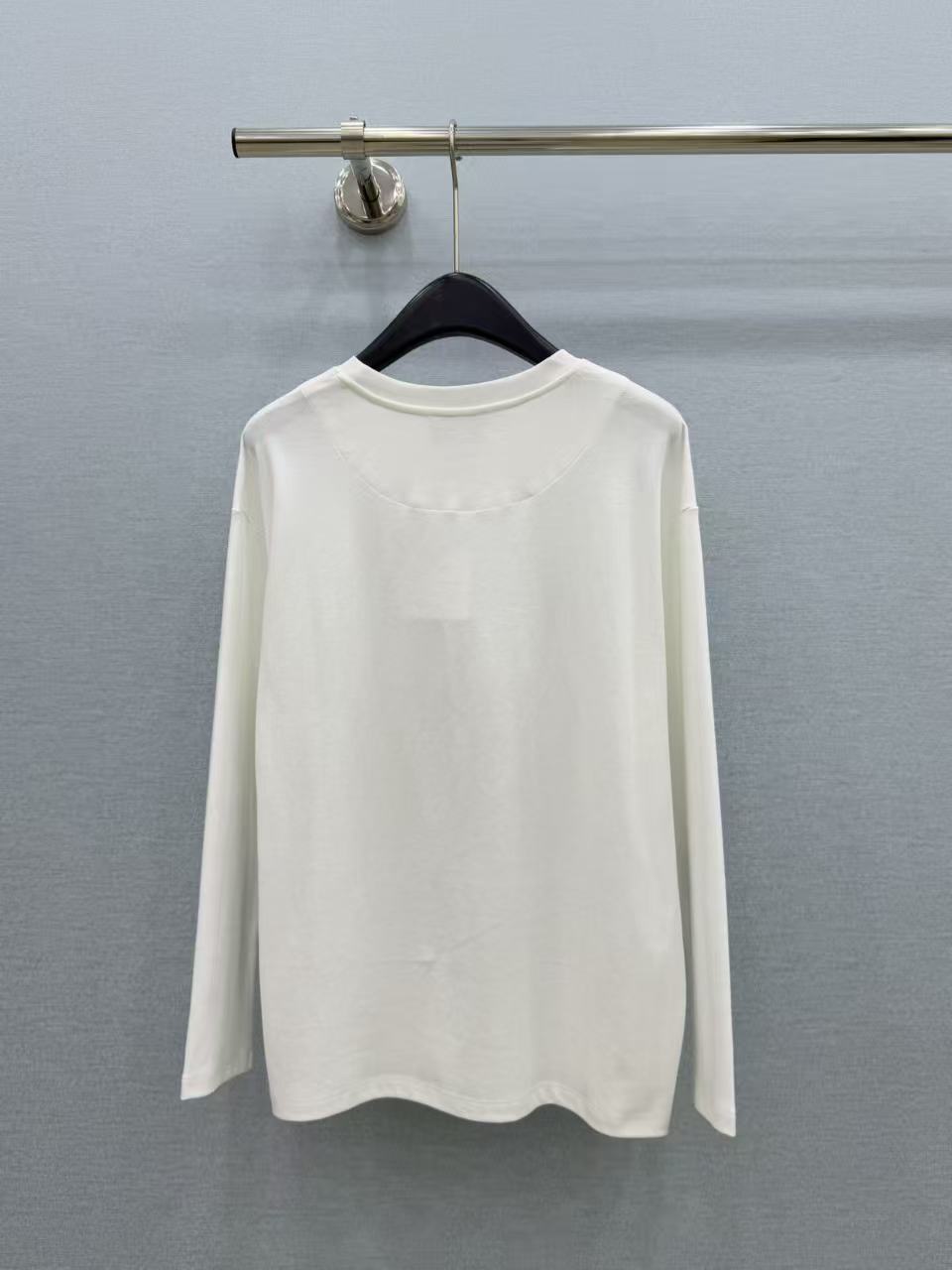 🛒𝐍𝐄𝐖 · 𝟐𝟎𝟐6/爆款现货 【原单品质】Her*｜2026新款印花长袖T恤 高订面料，百搭版型  ，上身的触感谁穿