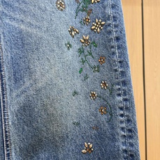 🛒𝐍𝐄𝐖 · 𝟐𝟎𝟐6/爆款现货 【秋冬新款】设计师|手工钻牛仔裤 采用高端定制面料,牛仔穿起来非常舒适,常规设计,包容 🛒𝐍𝐄𝐖 · 𝟐𝟎𝟐6/爆款现货 【秋冬新款】设计师|手工钻牛仔裤 采用高端定制面料,牛仔穿起来非常舒适,常规设计,包容