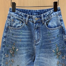 🛒𝐍𝐄𝐖 · 𝟐𝟎𝟐6/爆款现货 【秋冬新款】设计师|手工钻牛仔裤 采用高端定制面料,牛仔穿起来非常舒适,常规设计,包容 🛒𝐍𝐄𝐖 · 𝟐𝟎𝟐6/爆款现货 【秋冬新款】设计师|手工钻牛仔裤 采用高端定制面料,牛仔穿起来非常舒适,常规设计,包容