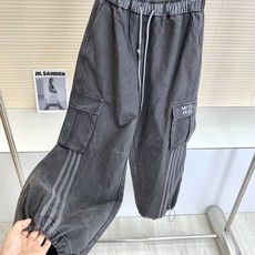 🛒𝐍𝐄𝐖 · 𝟐𝟎𝟐6/爆款现货 【原单品质】Ale*|抽绳工装式双口袋休闲裤 颜色百搭高级 定制版型尽显高级随意感 视 🛒𝐍𝐄𝐖 · 𝟐𝟎𝟐6/爆款现货 【原单品质】Ale*|抽绳工装式双口袋休闲裤 颜色百搭高级 定制版型尽显高级随意感 视