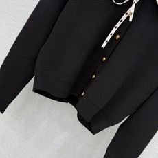 🛒𝐍𝐄𝐖 · 𝟐𝟎𝟐6/爆款现货 【秋冬上新】小众|26经典可拆卸波点花边领针织外套 订制高品质面料 质感亲肤细腻舒适 🛒𝐍𝐄𝐖 · 𝟐𝟎𝟐6/爆款现货 【秋冬上新】小众|26经典可拆卸波点花边领针织外套 订制高品质面料 质感亲肤细腻舒适