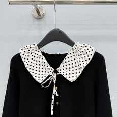 🛒𝐍𝐄𝐖 · 𝟐𝟎𝟐6/爆款现货 【秋冬上新】小众|26经典可拆卸波点花边领针织外套 订制高品质面料 质感亲肤细腻舒适 🛒𝐍𝐄𝐖 · 𝟐𝟎𝟐6/爆款现货 【秋冬上新】小众|26经典可拆卸波点花边领针织外套 订制高品质面料 质感亲肤细腻舒适