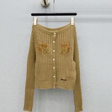 🛒𝐍𝐄𝐖 · 𝟐𝟎𝟐6/爆款现货 【原单品质】小众|2026早秋新款法式羊毛混马海毛手工订珠针织开衫 一字领设计,高订纱 🛒𝐍𝐄𝐖 · 𝟐𝟎𝟐6/爆款现货 【原单品质】小众|2026早秋新款法式羊毛混马海毛手工订珠针织开衫 一字领设计,高订纱