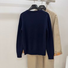 🛒𝐍𝐄𝐖 · 𝟐𝟎𝟐6/爆款现货 【原版定制】小众*|✨藏青色小熊毛衣|早秋氛围感直接拉满 谁能拒绝一件软糯的小熊针织毛 🛒𝐍𝐄𝐖 · 𝟐𝟎𝟐6/爆款现货 【原版定制】小众*|✨藏青色小熊毛衣|早秋氛围感直接拉满 谁能拒绝一件软糯的小熊针织毛