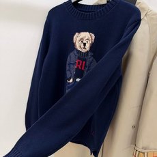 🛒𝐍𝐄𝐖 · 𝟐𝟎𝟐6/爆款现货 【原版定制】小众*|✨藏青色小熊毛衣|早秋氛围感直接拉满 谁能拒绝一件软糯的小熊针织毛 🛒𝐍𝐄𝐖 · 𝟐𝟎𝟐6/爆款现货 【原版定制】小众*|✨藏青色小熊毛衣|早秋氛围感直接拉满 谁能拒绝一件软糯的小熊针织毛