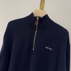 🛒𝐍𝐄𝐖 · 𝟐𝟎𝟐6/爆款现货 【原版定制】Mi*|✨藏青色半拉链毛衣|早秋氛围感直接拉满 谁能拒绝一件软糯的针织毛衣 🛒𝐍𝐄𝐖 · 𝟐𝟎𝟐6/爆款现货 【原版定制】Mi*|✨藏青色半拉链毛衣|早秋氛围感直接拉满 谁能拒绝一件软糯的针织毛衣