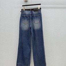 🛒𝐍𝐄𝐖 · 𝟐𝟎𝟐6/爆款现货 【秋冬上新】设计师|26新款刺绣口袋直筒牛仔裤 爆单款 气质女神必入 定制专属图案 🛒𝐍𝐄𝐖 · 𝟐𝟎𝟐6/爆款现货 【秋冬上新】设计师|26新款刺绣口袋直筒牛仔裤 爆单款 气质女神必入 定制专属图案