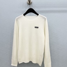 🛒𝐍𝐄𝐖 · 𝟐𝟎𝟐6/爆款现货 【原版定制】Mi*|✨羊绒贴标圆领毛衣|早秋氛围感直接拉满 谁能拒绝一件软糯的针织毛衣 🛒𝐍𝐄𝐖 · 𝟐𝟎𝟐6/爆款现货 【原版定制】Mi*|✨羊绒贴标圆领毛衣|早秋氛围感直接拉满 谁能拒绝一件软糯的针织毛衣