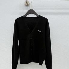 🛒𝐍𝐄𝐖 · 𝟐𝟎𝟐6/爆款现货 【原版定制】Mi*|✨羊绒贴标毛衣外套|早秋氛围感直接拉满 谁能拒绝一件软糯的针织毛衣 🛒𝐍𝐄𝐖 · 𝟐𝟎𝟐6/爆款现货 【原版定制】Mi*|✨羊绒贴标毛衣外套|早秋氛围感直接拉满 谁能拒绝一件软糯的针织毛衣