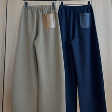 🛒𝐍𝐄𝐖 · 𝟐𝟎𝟐6/爆款现货 【秋冬上新】设计师|松紧抽绳休闲裤 精致拼接口袋,颜色百搭高级 定制版型尽显高级随意感 🛒𝐍𝐄𝐖 · 𝟐𝟎𝟐6/爆款现货 【秋冬上新】设计师|松紧抽绳休闲裤 精致拼接口袋,颜色百搭高级 定制版型尽显高级随意感